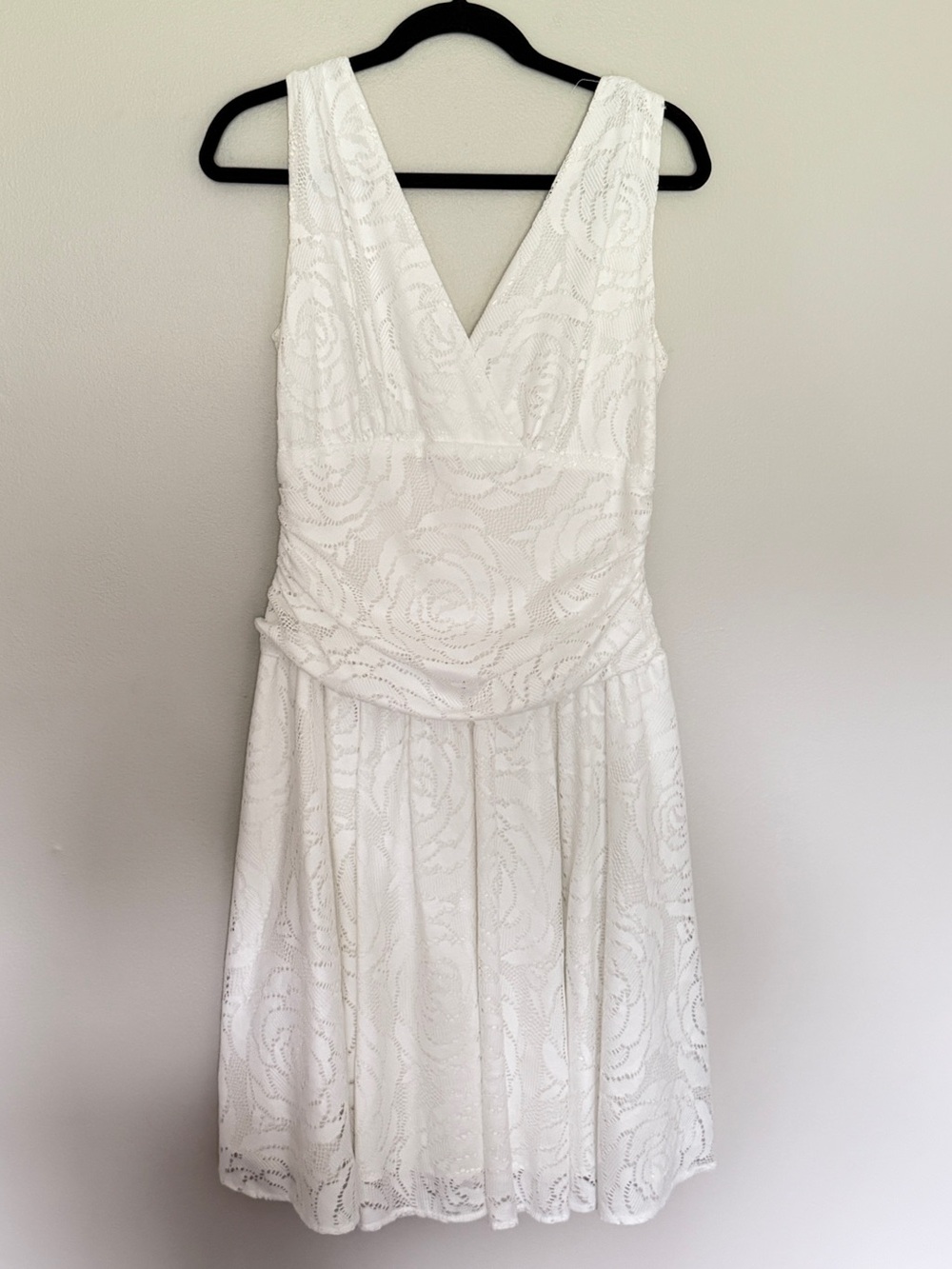 Dressbarn White Floral Lace Elegant V-Neck Cocktail Bridal Dress Size 12